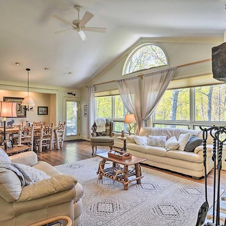 Resort-Style Harbor Springs Home With 2 Decks! Екстериор снимка