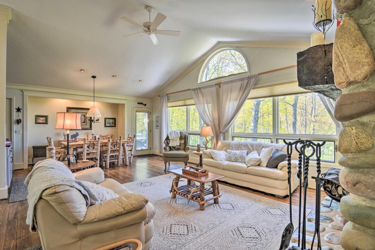 Resort-Style Harbor Springs Home With 2 Decks! Екстериор снимка