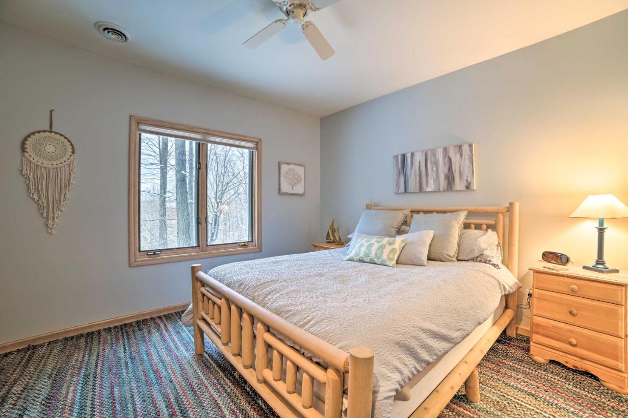 Resort-Style Harbor Springs Home With 2 Decks! Екстериор снимка